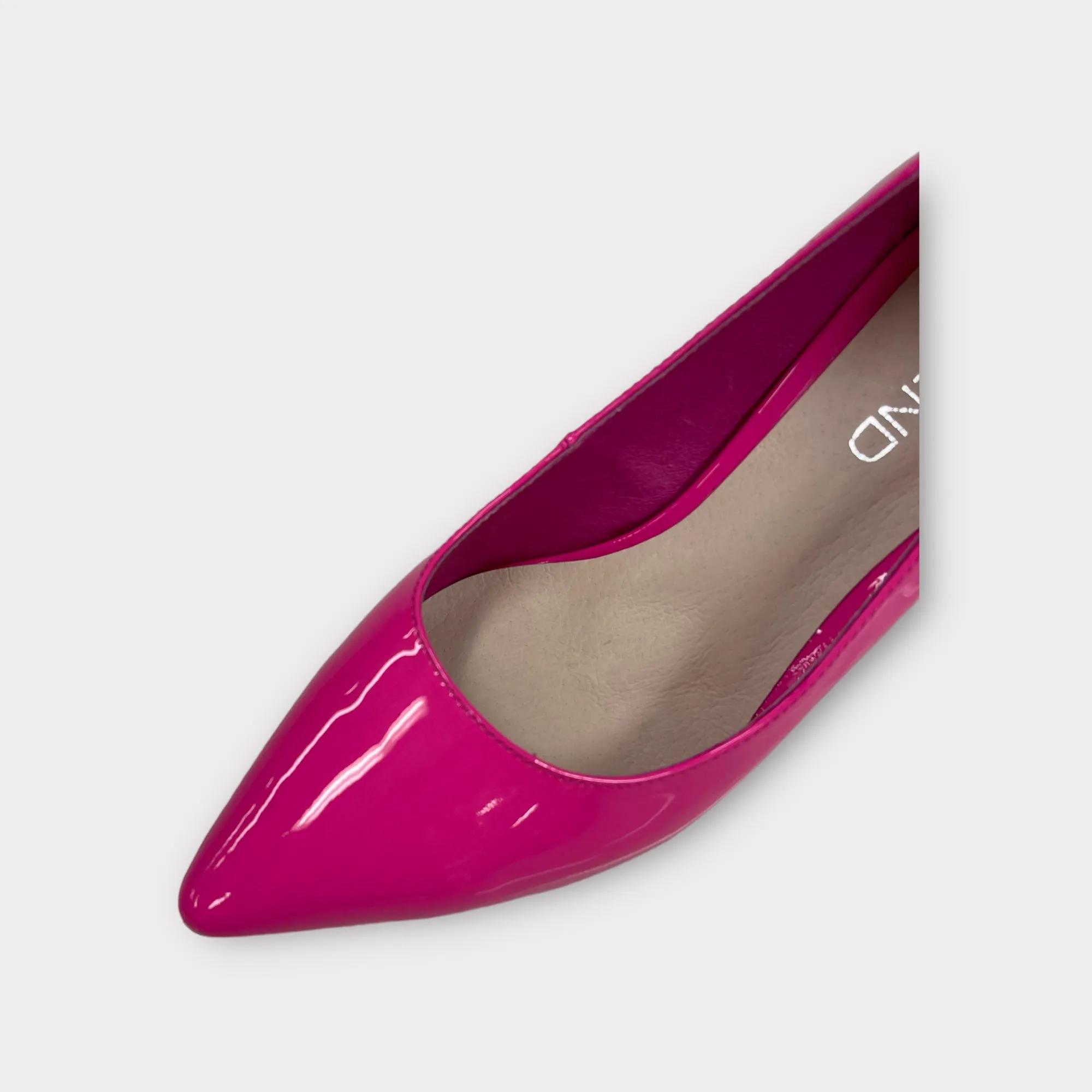 Barrios Fuchsia Patent Heels