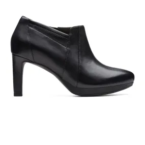 Clarks Ambyr Hope Boots (Standard Fit)