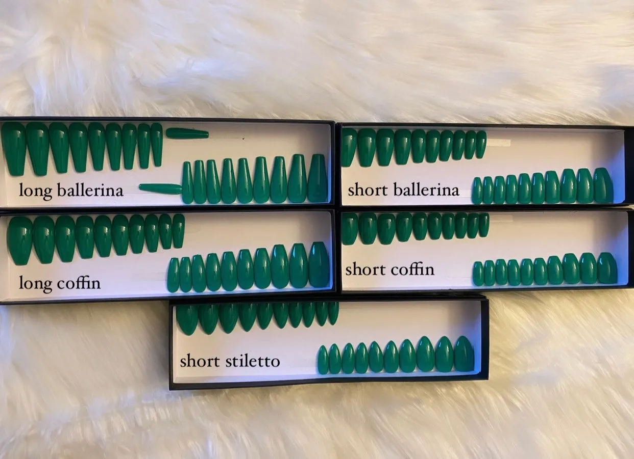 Shaded in the Snow: A Signature Classic | I Be Gettin' to the Money, Green | Gloss | 20 NAILS PRESS-ON SET
