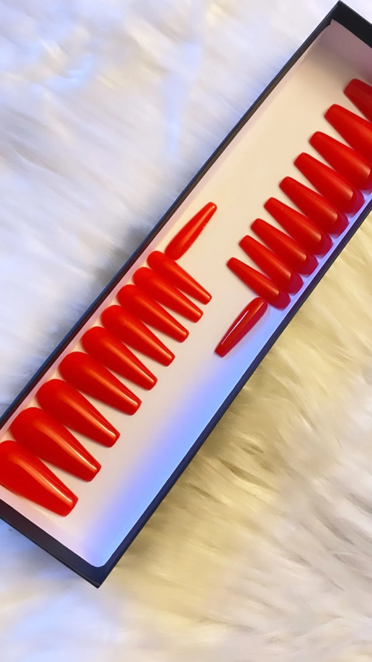 Shaded in the Snow: A Signature Classic | Ruby, No Woo, Red | Gloss | 20 NAILS PRESS-ON SET