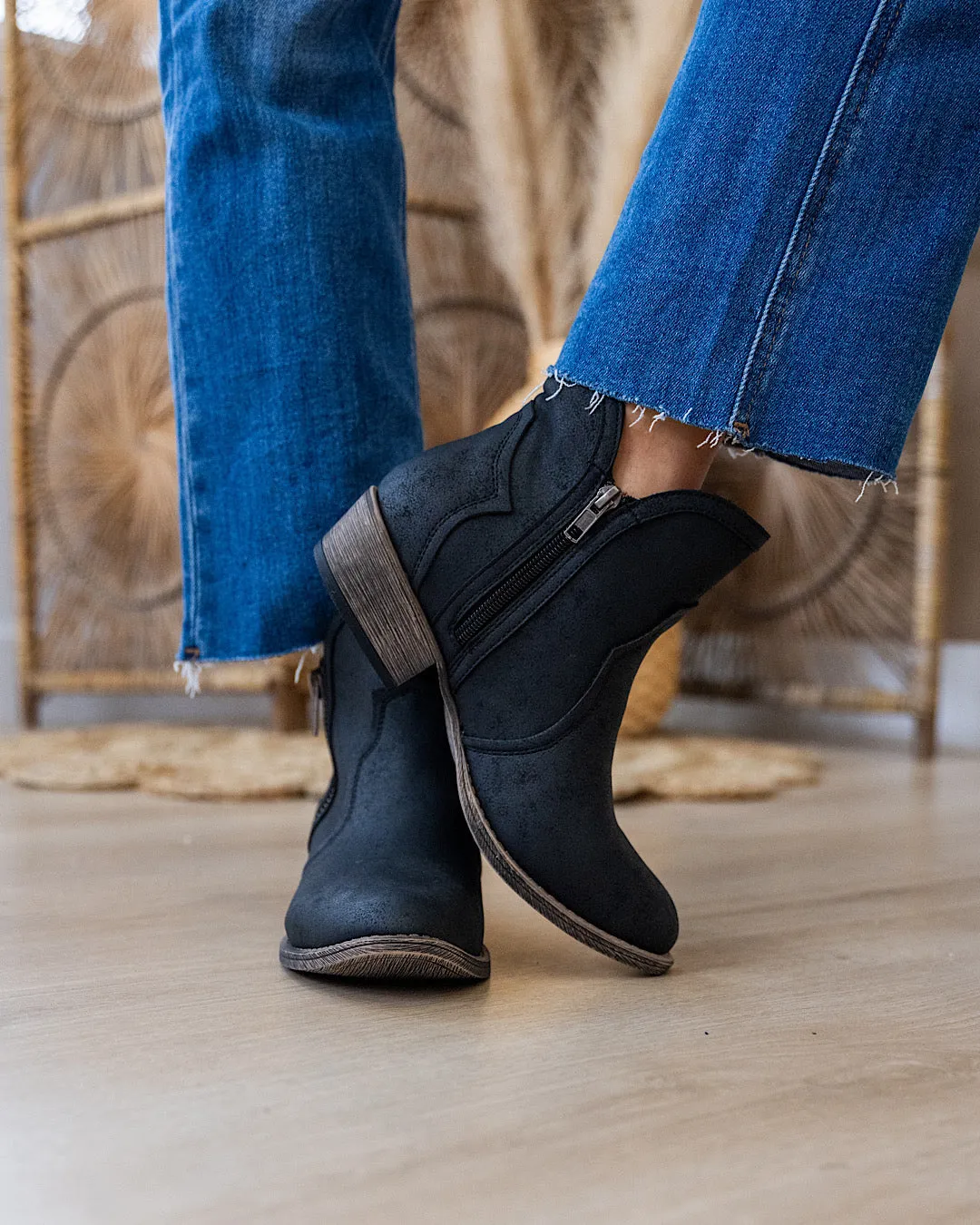 Very G Evie Boots - Black