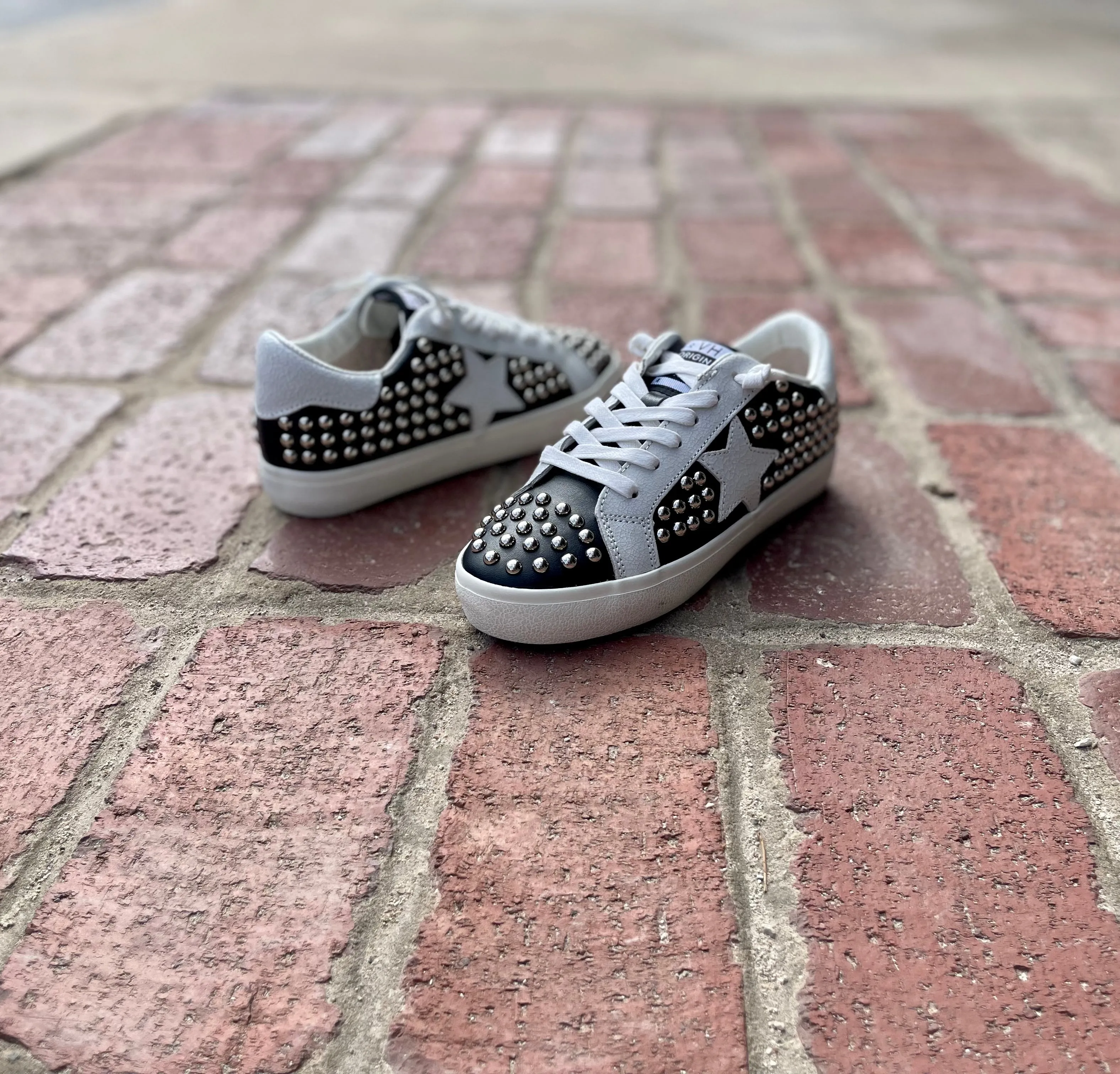 Vintage Havana Spiked Black Sneaker