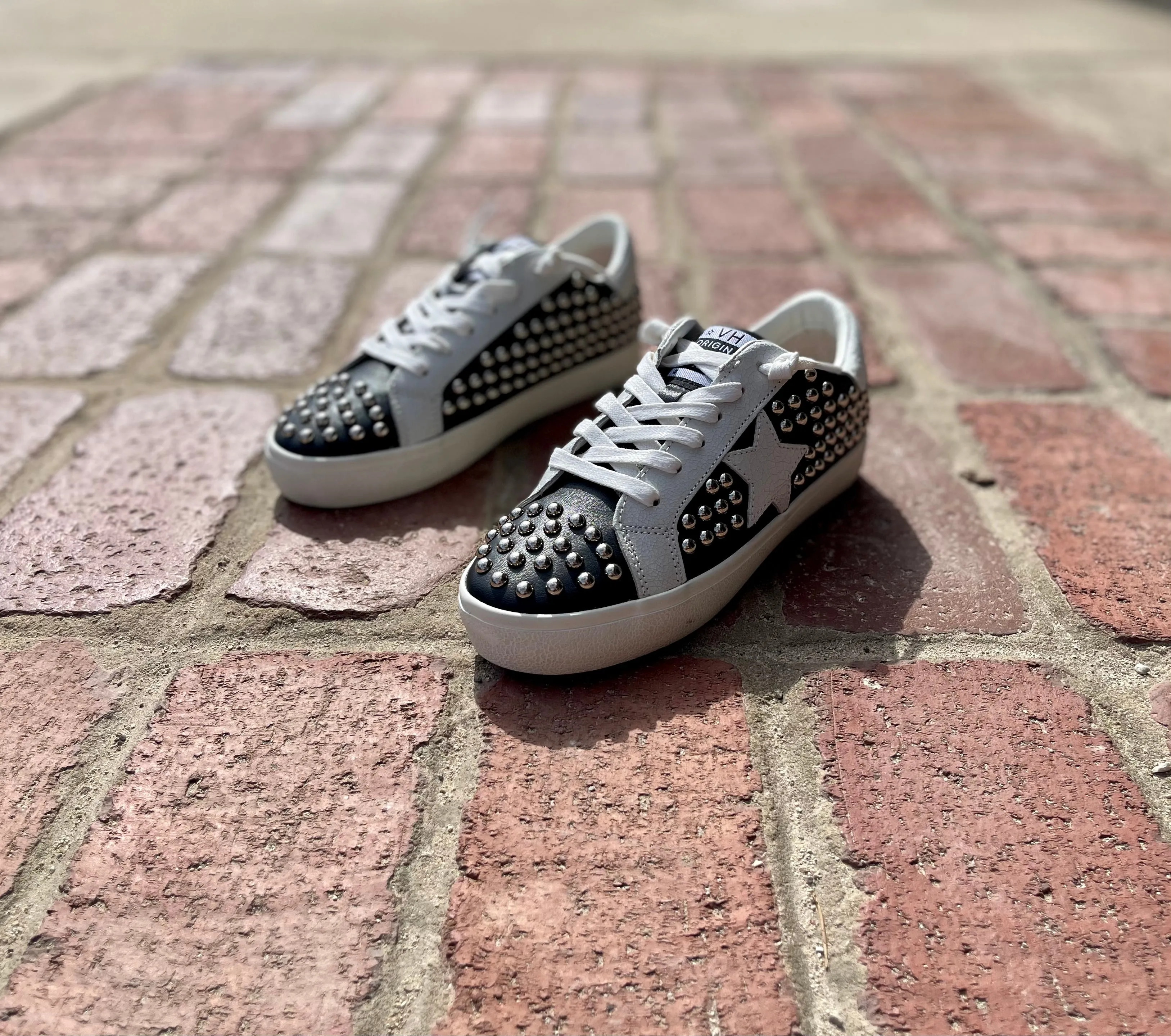 Vintage Havana Spiked Black Sneaker