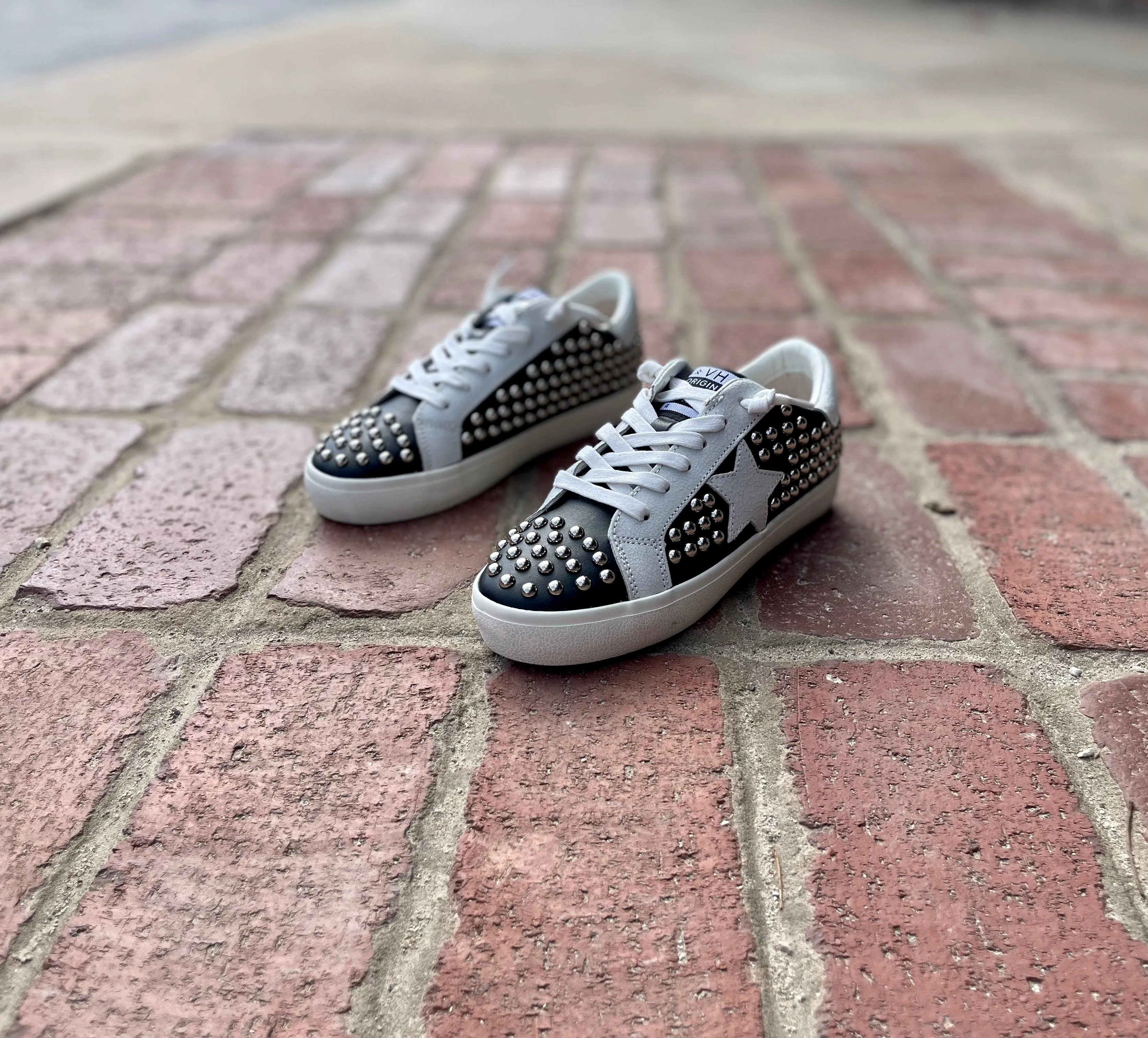 Vintage Havana Spiked Black Sneaker