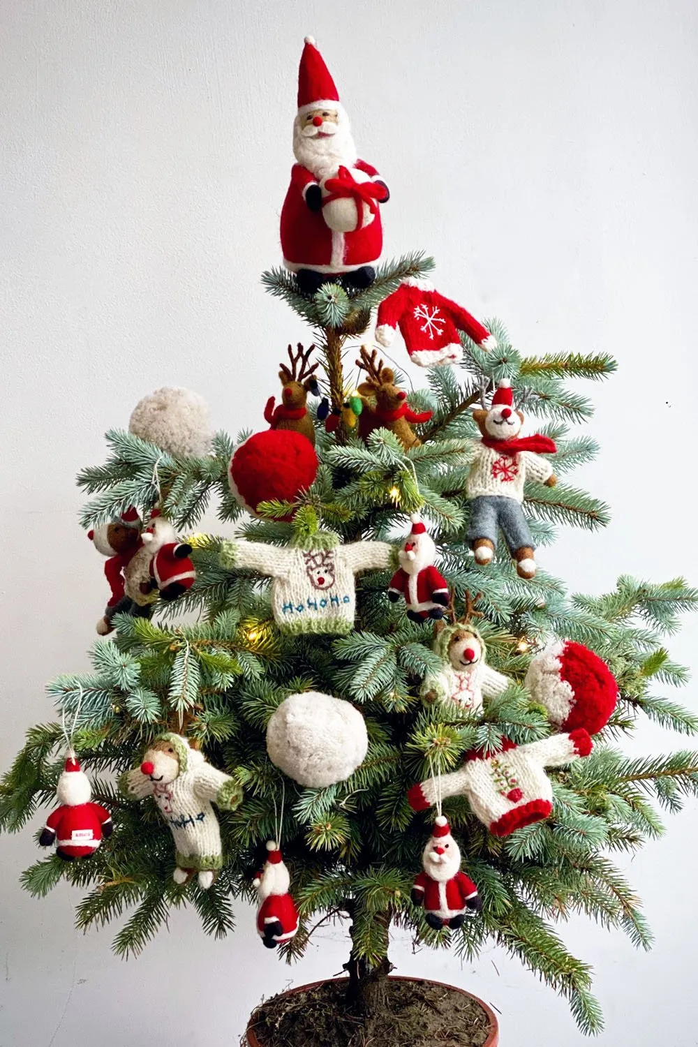 Wool Pom-Pom Decorations: 3 Pack - Snow / Victorian Red